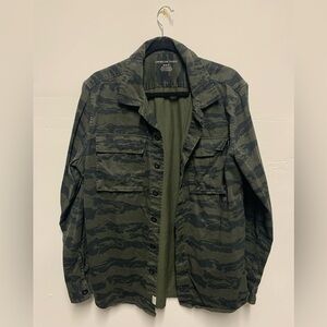 American Eagle Outfitters Men's Vietnam Tiger Camouflage Field Jacket